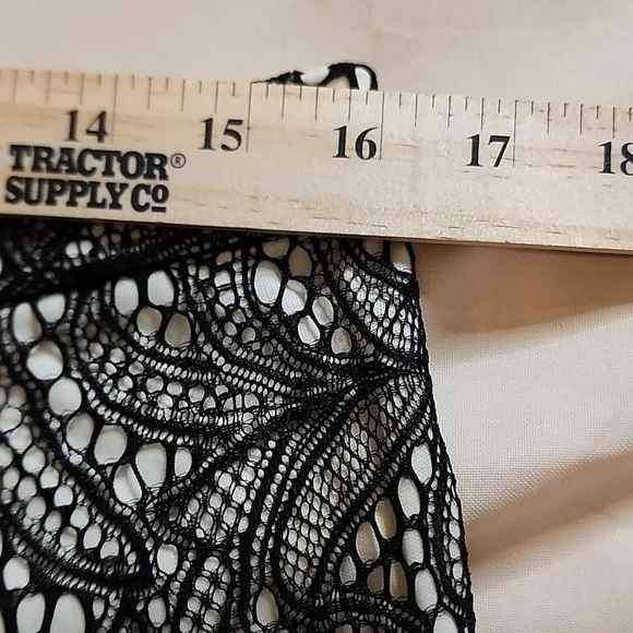 V Cristina brand black lace, nude lined. Wide leg pants sz 12 - Picture 7 of 8